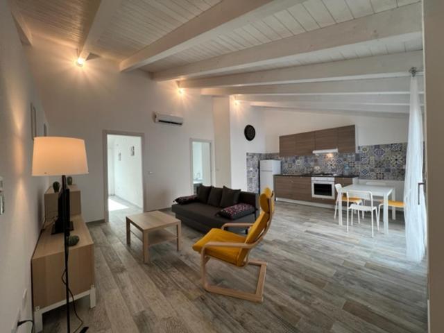 Casa Sylvia Apartment SantʼAntìoco Екстериор снимка